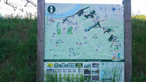 「水と緑の回廊」？
日陰を求めて今度行ってみるか。