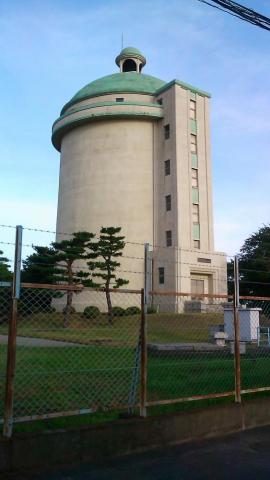 栗山浄水場
モダンな建物です