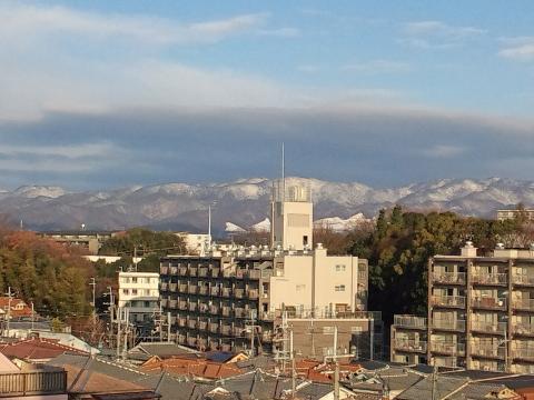 雪化粧をした北摂の山々