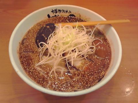 黒マー油ラーメン（ダイエット中の方、もうしわけありません）