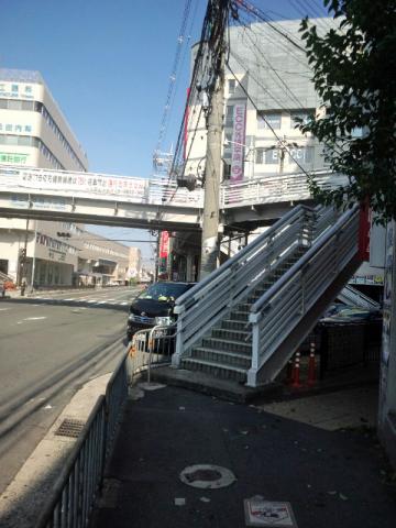 阪急豊中駅付近の歩道橋