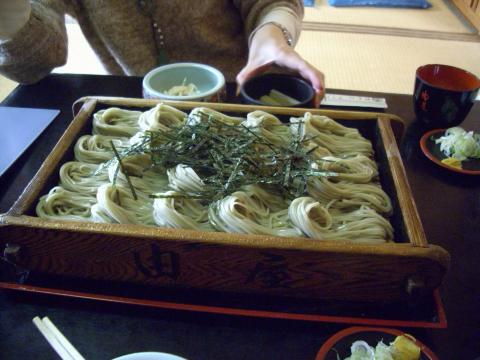 由屋さんのお蕎麦ボユーム満点