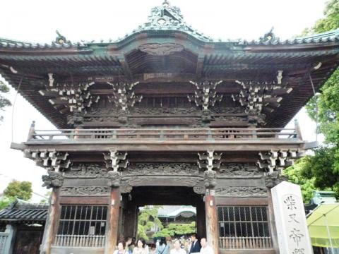 帝釈さま
寅さんの口上「帝釈天で産湯をつかり、姓は車、名は寅次郎」が聞こえてきそうだ。