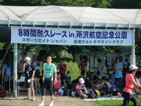 大会本部
ピットは大会本部のテントの中に設営できた