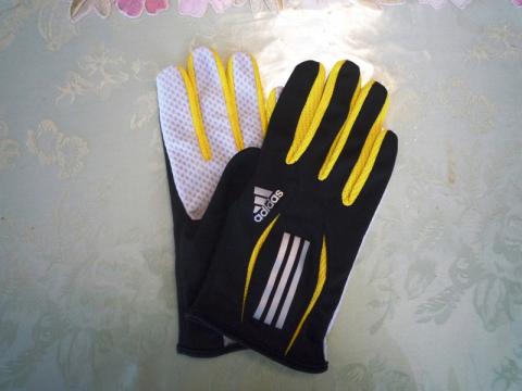 adizero CS5　カラーの手袋