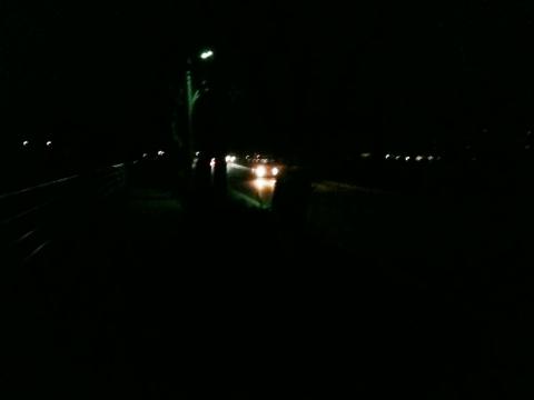 手賀沼沿いの道
ここは、街灯もまばらで、足元はほとんど見えない