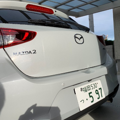 今度のカラー名はセラミックメタリック。白に近いグレー、まあ古希カラーですかね。