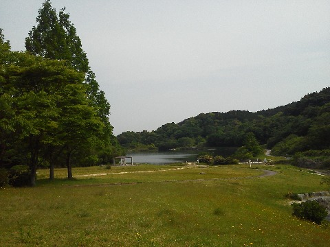 ダム湖の周りは，きれいに整備されていて，ファミリーで来るのにも良さそうです．