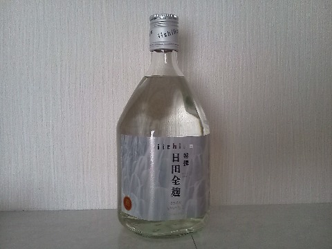 日曜日は大会のあと，日田に１泊してきました．麦焼酎いいちこが大分県産なのは知っていましたが，日田で作っているんですね．ほんとかどうかわかりませんが日田市内限定販売となっていたこの焼酎を買ってきました．「限定」には弱いんですよねえ．