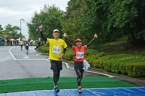 ゴールシーンです。ウェアはびしょ濡れなんですが、楽しくゴールできました。