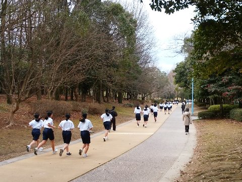 高1女子のみなさんです。若いって良いですねえ。