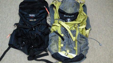 左　カリマーAR３５（ﾘｻｲｸﾙｼｮｯﾌﾟで購入）右　MACPAC25L