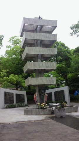 原爆ドームのすぐそばにある「動員学徒慰霊塔」