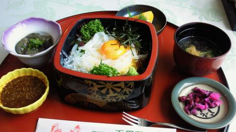 国民宿舎でいか丼を食す