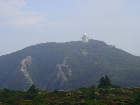 国見岳から御在所岳を望む
こちらはロープウエイで一気に登れる!