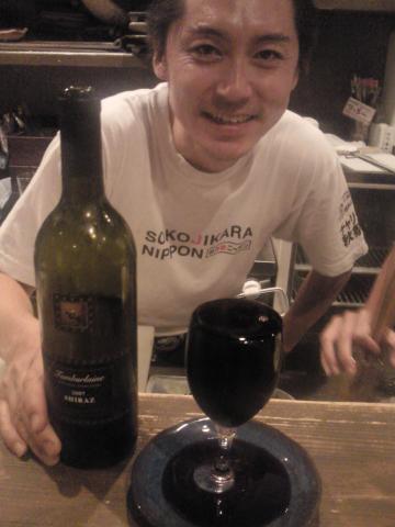 そしておーなーにわがままを言ったらやってくれたワインのこぼれ!
日本酒じゃないっちゅう~の(ー_ー)!!