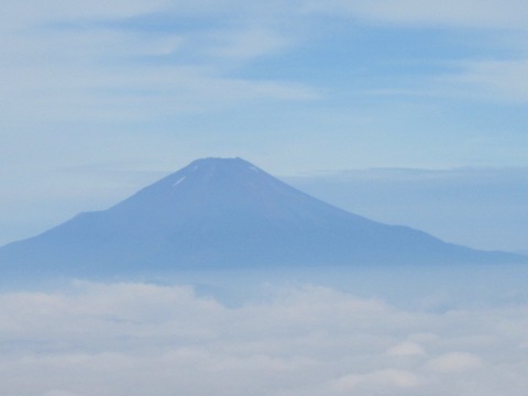 ２６日、山頂を目指す