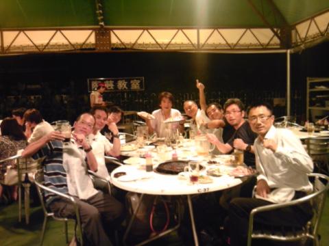 前の人達、　travel-db。後ろの一部、erovel-db。ご本人の名誉のため誰とは言いませんが、kazooさん面白過ぎっ！