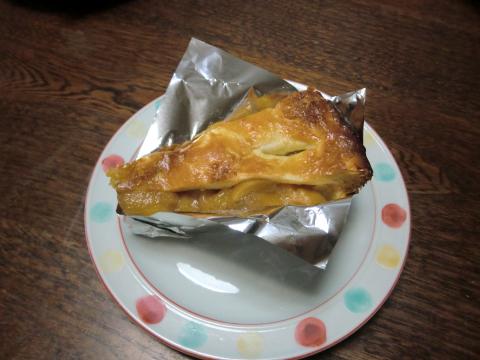 本日のお甘その2。
Paper Moonのアップルパイ。
家族ポイントはかなり高い。