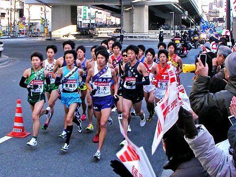 1区は団子なので、あっという間に応援が終わります。