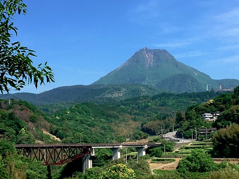 由布岳と椿大橋
