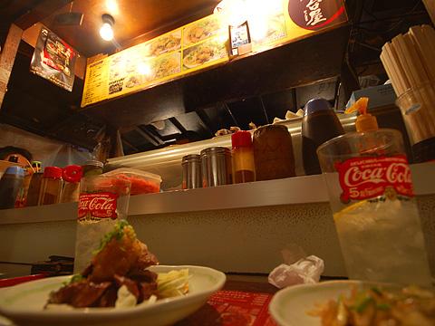 屋台の中。周りのお客さんとランニング談義で盛り上がりました。