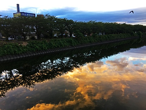 川面に映る夕焼け