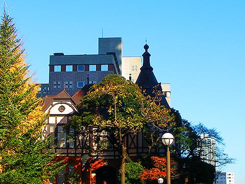 高輪台の明治学院大学。