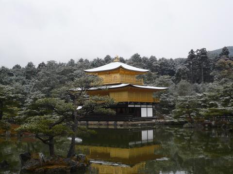 雪の金閣寺！どうですか！この美しさ！