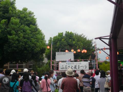 ぐるぐる住宅街を走っていたら突然夏祭りに遭遇しました。夏っていいな～。はい、今日はこれでおしまい！