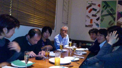 前菜が終わっても、交換作業が終わらず沈黙。。。
(スミマセン)