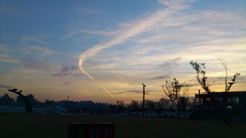 漢江の古い飛行場跡がきれいな公園になっていました