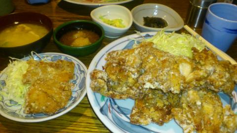 カーボ抜き期間のランチ
ジャンボ唐揚6枚に、店長に頼み込んでご飯の代わりにもう1枚追加!