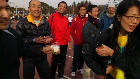 そのあとボトルを抱きかかえ
「ハイバリ君、サブ3おめでと。。。でもお酒飲めないわよね。後は私のものよ!」
めでたしめでたし・・・