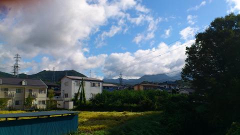 山の向こうが菅平