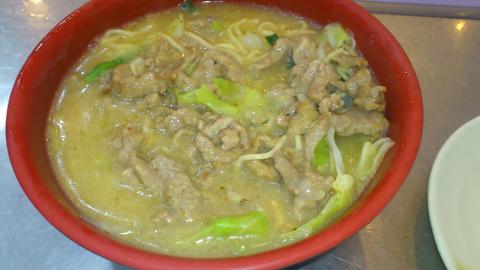 ご馳走は昨日だけですよ
それまでは福建省で牛肉麺100円くらいとか、