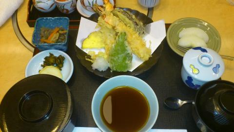 今週は食欲週間♪
月曜日
新日本橋「よつや」
香港、広州からのゲストとランチ
夜は、神田西口で台湾人と魚料理