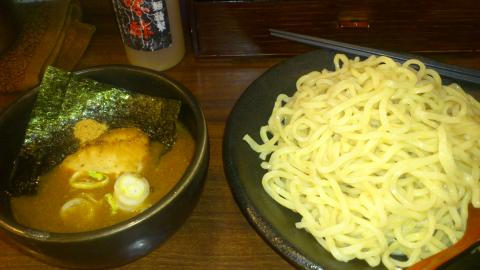 昨日のランチは神田油屋製麺本店
つけめん大盛り300g!