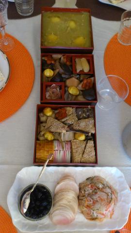 妹達が持ち寄ってくれた手作りおせち
亡き母の味を継承してくれてます