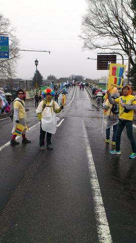 10kmでの応援を終えて19km地点へ移動
旧東海道の「瀬田の唐橋」は応援団のために?歩行者天国