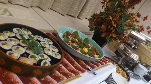 バイキング形式で、偏食気味の若手にも好評
僕はチーズとチキンばっかり食べました
