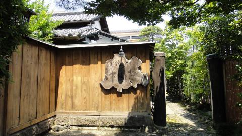昔は水戸の花街だったところにあります。水戸駅の近く。