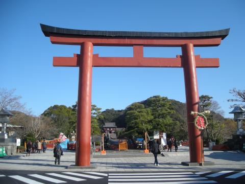 鶴岡八幡宮 明日からはとんでもない人出
