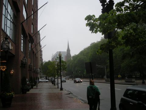 雨のBostonに到着