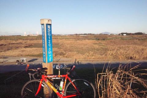 もう少しで利根川/江戸川分岐地点。だいぶ日が傾いて来た。焦り。