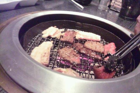 平城苑の焼き肉。マイウ〜♪