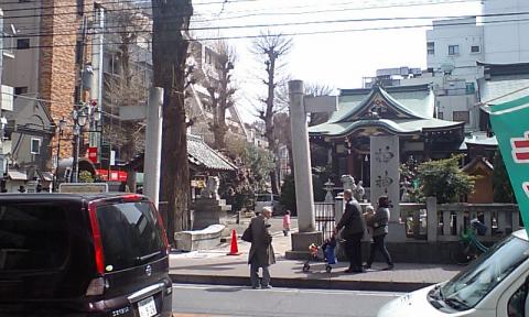 崩れ落ちてしまった柏神社の鳥居。