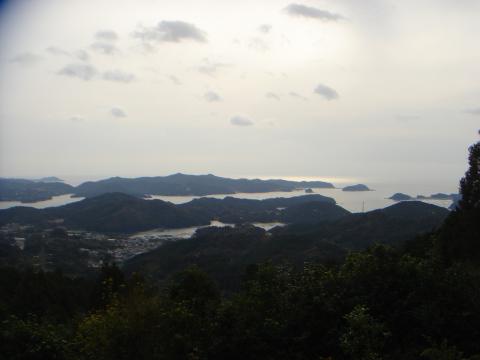 中腹から望む五ヶ所湾。(リアス式海岸)
