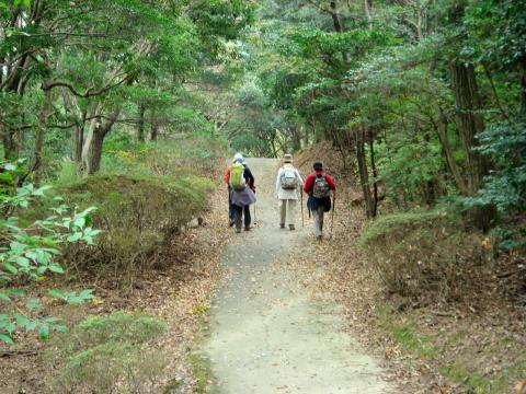 4人組女性トレッカー?かなりのお年でした。(^_^;)