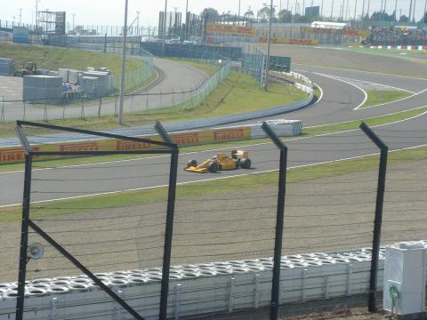 中島悟が運転する懐かしのロータスジャッド101。